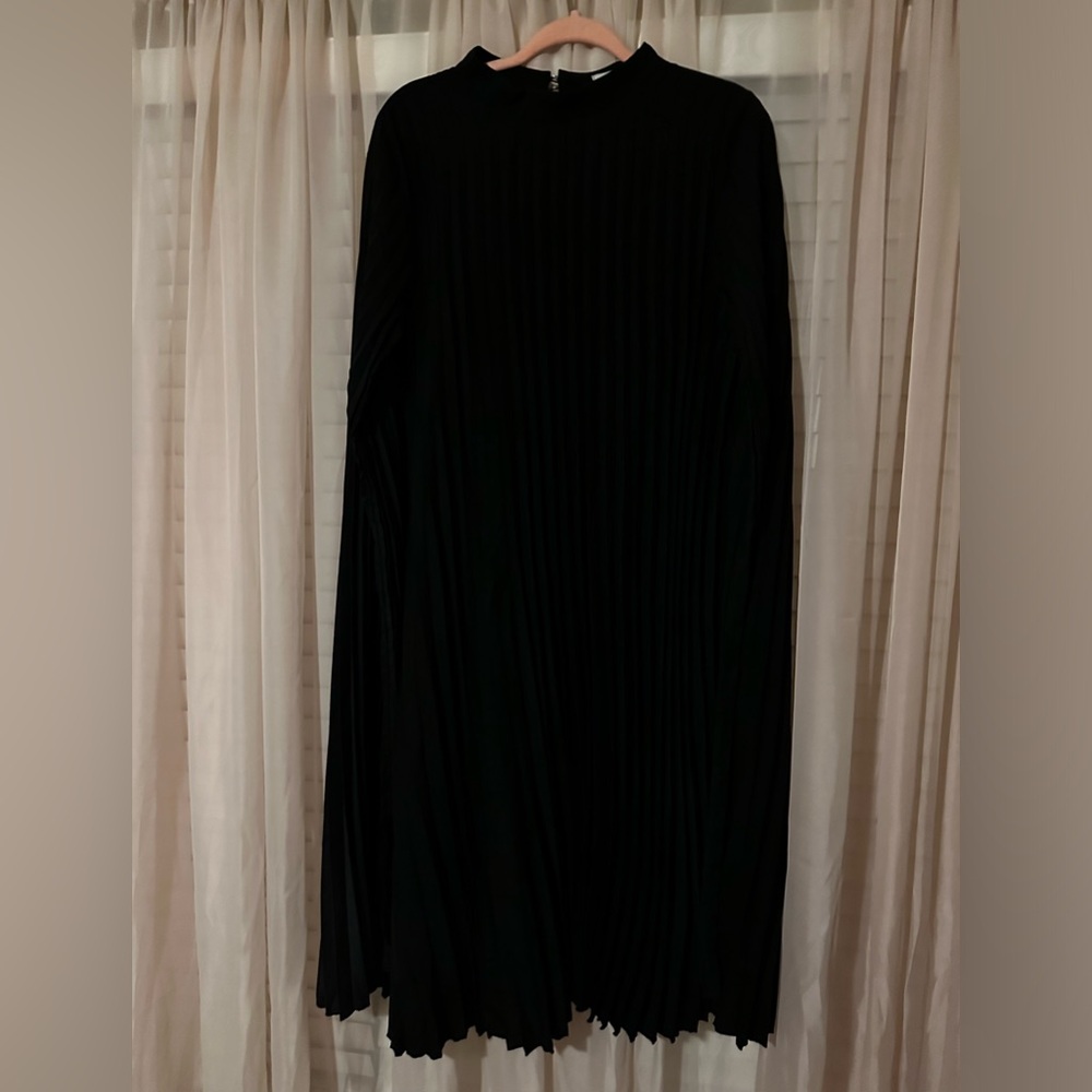 Cape Dress Black